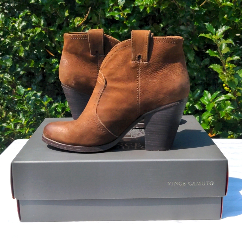 Women's Vince Camuto Hillsy Bootie Sz 7.5